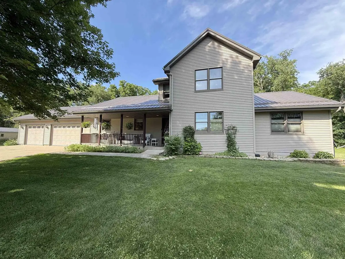 5352 N River Road, Janesville, WI 53545 - #1
