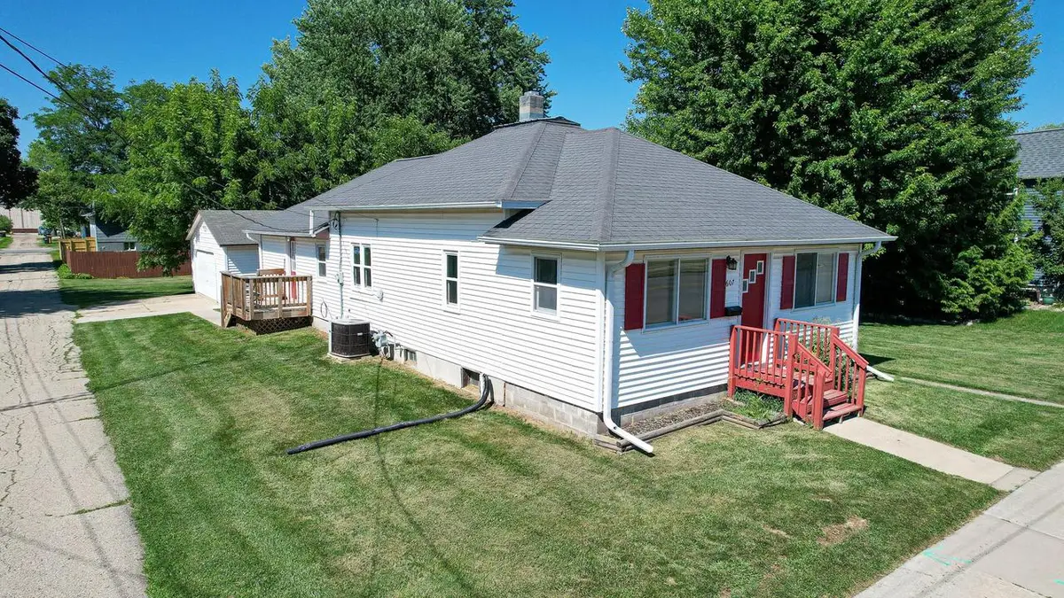 607 W Jackson Street, Tomah, WI 54660 - #1