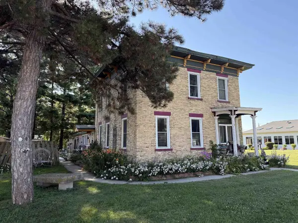 1009 W 3rd Avenue, Brodhead, WI 53520