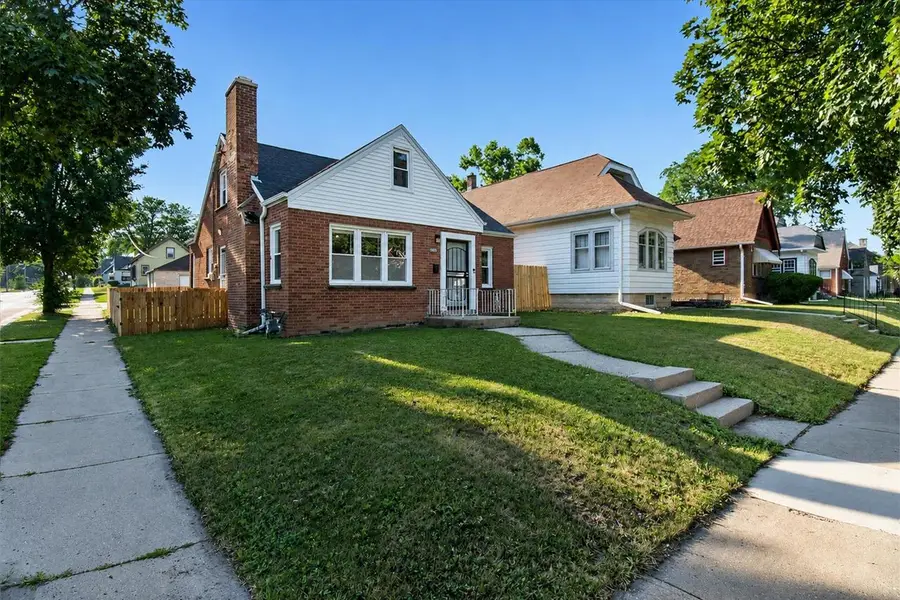 4576 N 40th Street, Milwaukee, WI 53209 - #3