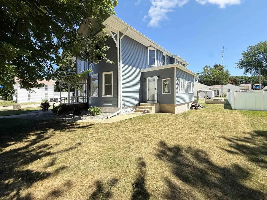 442 N Monroe Street, Waterloo, WI 53594 - #2