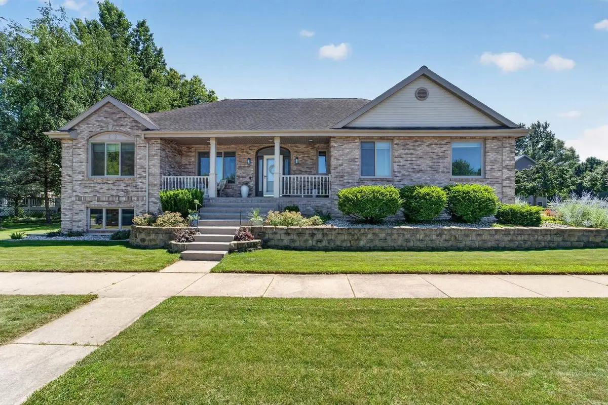 1158 Bluebird Trail, Waunakee, WI 53597 - #1