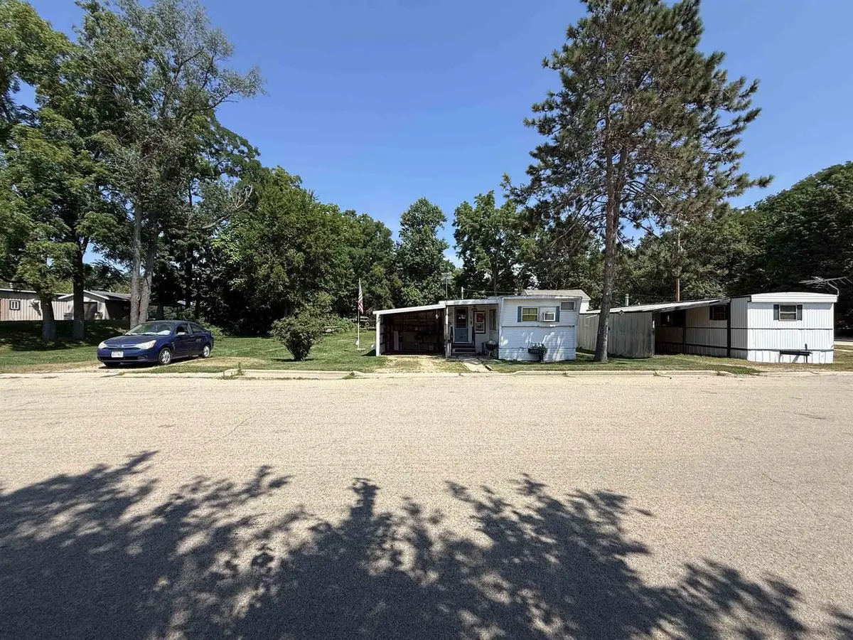 205 Madison Street, Albany, WI 53502 - #1