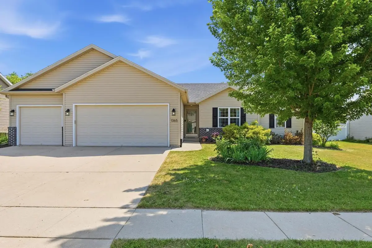 1365 Savannah Woods Drive, Edgerton, WI 53534 - #1