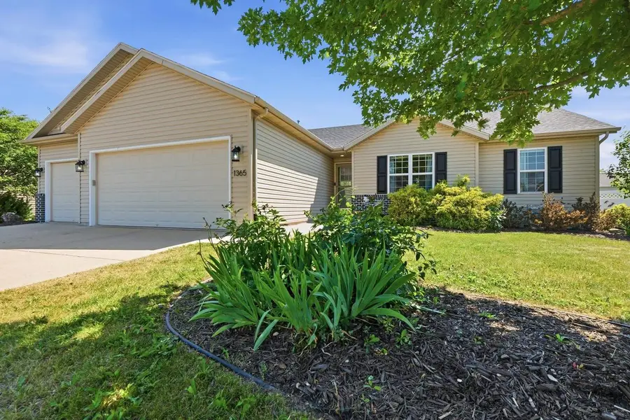 1365 Savannah Woods Drive, Edgerton, WI 53534 - #2