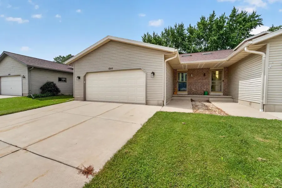 644 Granite Way, Sun Prairie, WI 53590 - #3