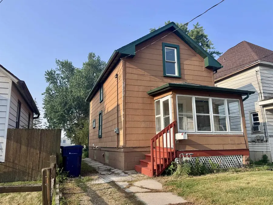 209 Riverside Street, Janesville, WI 53548 - #2