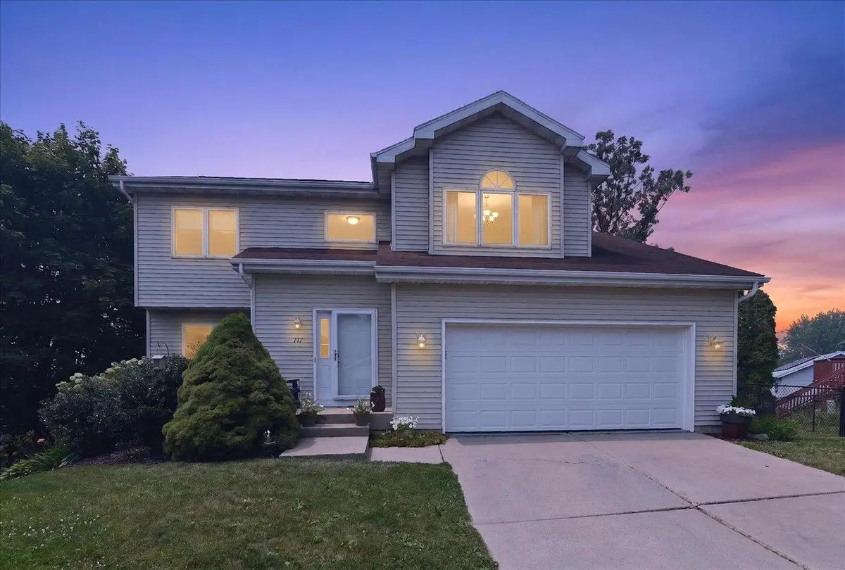 717 Diving Hawk Trail, Madison, WI 53713 - #1