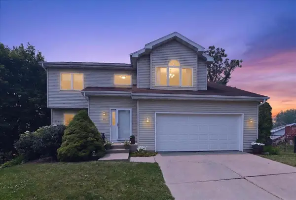 717 Diving Hawk Trail, Madison, WI 53713