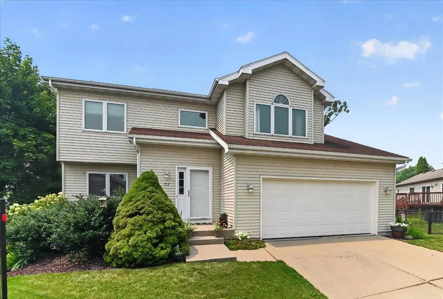 717 Diving Hawk Trail, Madison, WI 53713 - #2