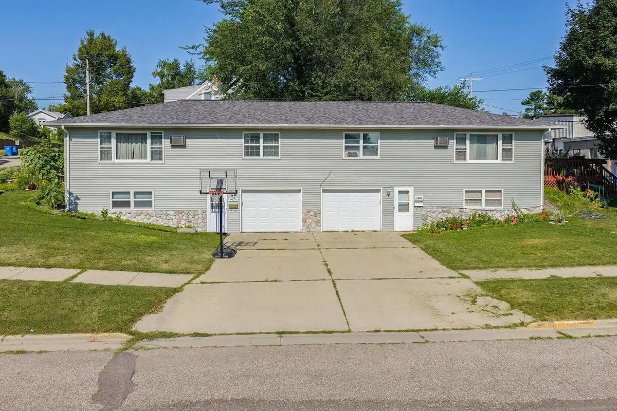 602 7th Avenue, Baraboo, WI 53913 - #1