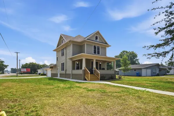 102 E 3rd Avenue, Brodhead, WI 53520
