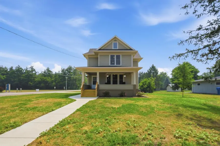 102 E 3rd Avenue, Brodhead, WI 53520 - #2