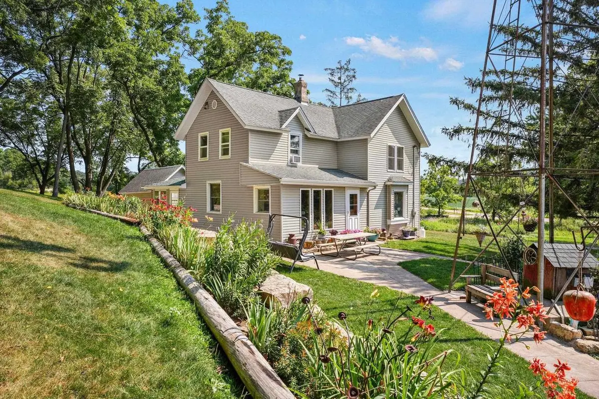 N8621 Hay Hollow Road, Blanchardville, WI 53516 - #1