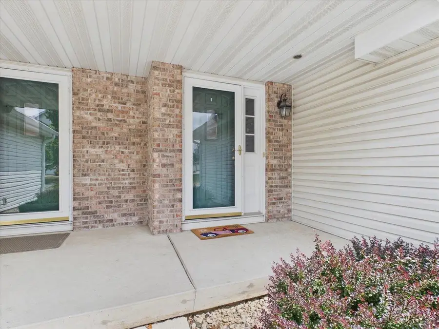 626 Village Lane, Sun Prairie, WI 53590 - #3