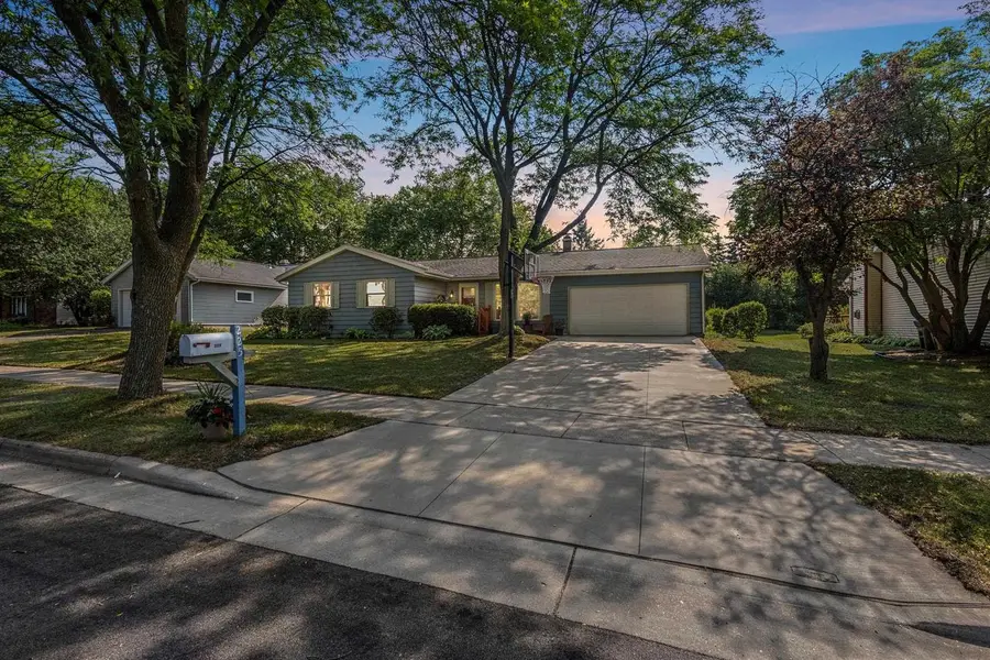 225 COACH HOUSE Drive, Madison, WI 53714 - #2