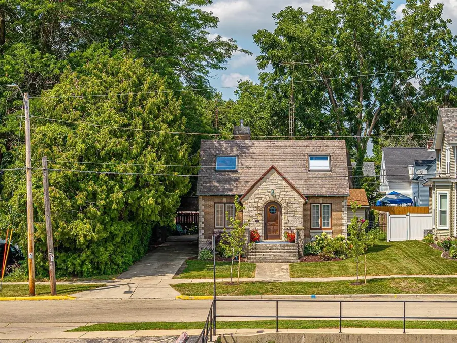 1737 14th Street, Monroe, WI 53566 - #3