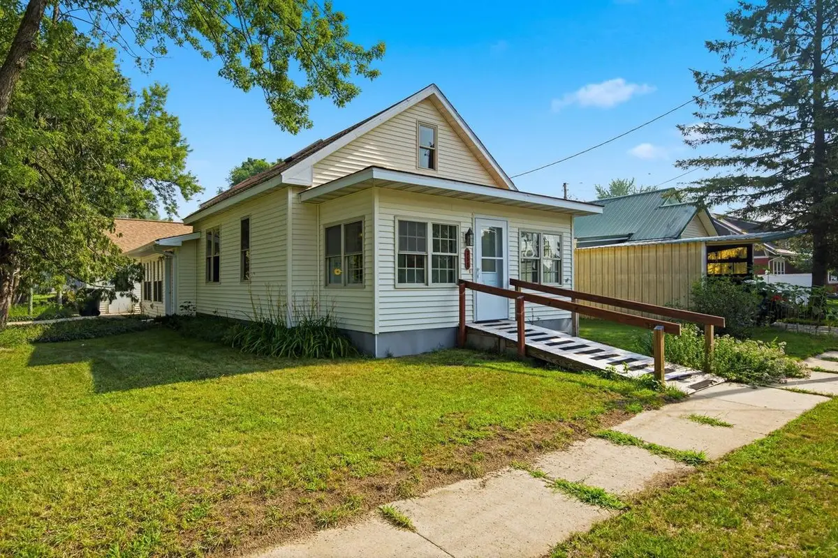 358 W Richland Street, Lone Rock, WI 53556 - #1