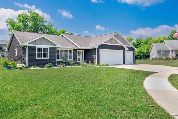 624 Julius Court, Omro, WI 54963