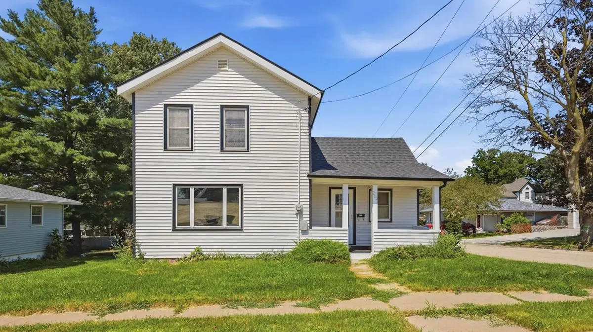 210 W Lewis Street, Platteville, WI 53818 - #1