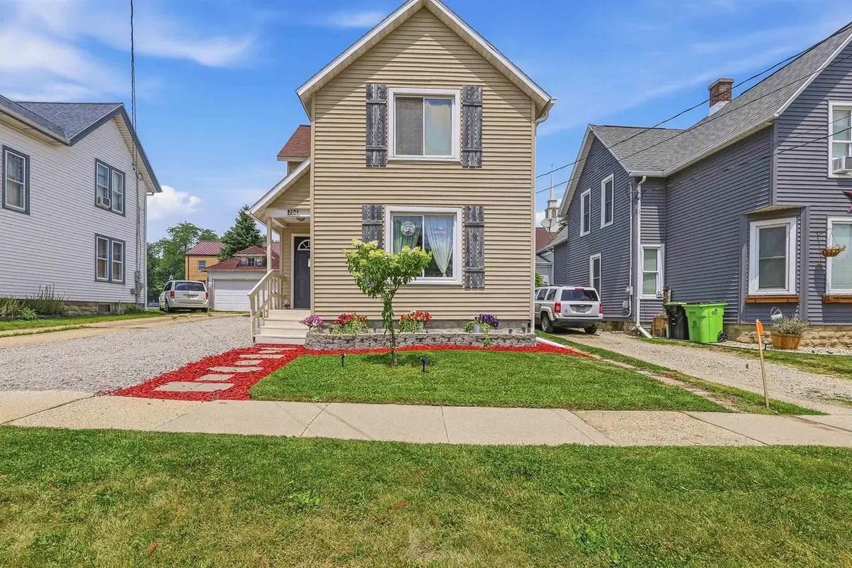 206 4th Street, Beaver Dam, WI 53916 - #1