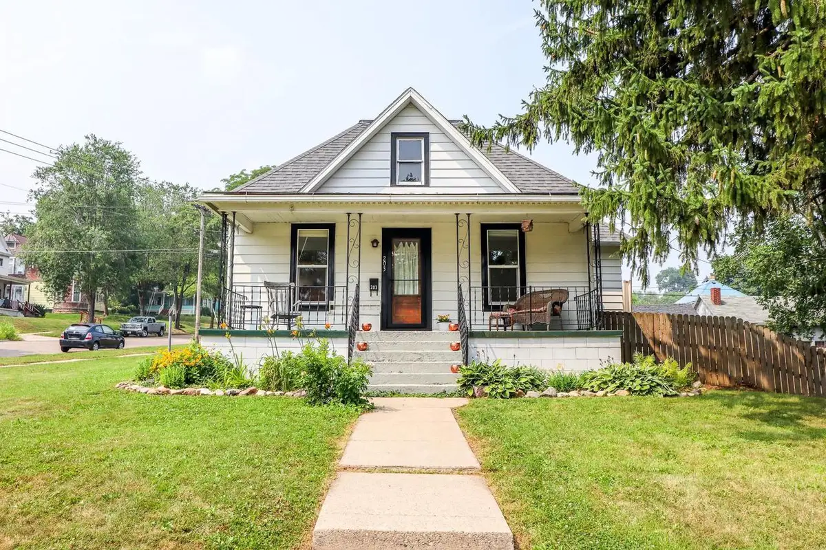 203 10th Street, Baraboo, WI 53913 - #1