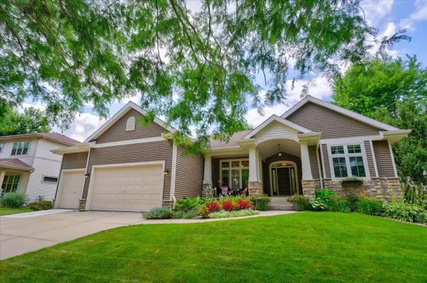 912 PEBBLEBROOK Drive, Waunakee, WI 53597
