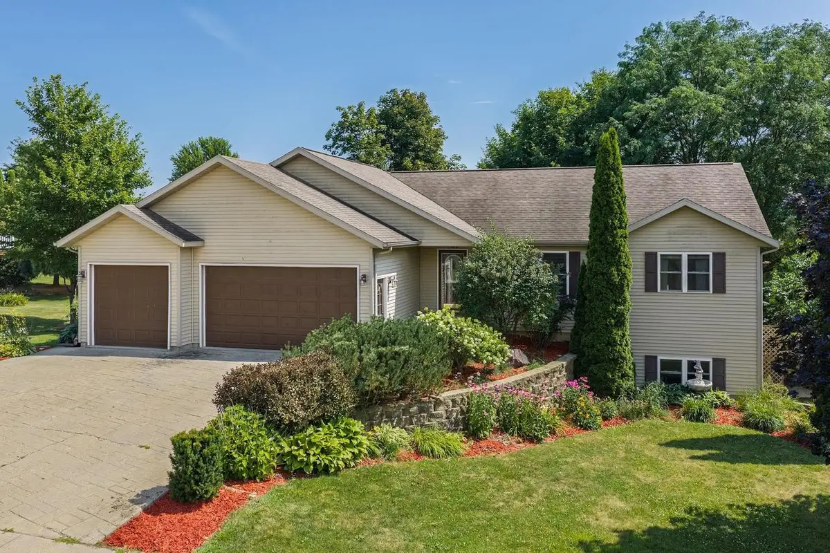1106 20th Street, Baraboo, WI 53913 - #1