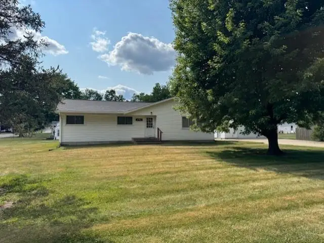 401 W Walnut Street, Baraboo, WI 53913 - #1