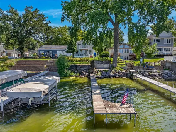 5306 Card Avenue, Mcfarland, WI 53558