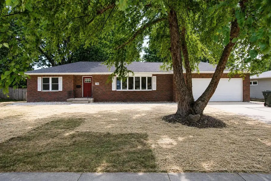 723 Kelly Street, Sun Prairie, WI 53950 - #2