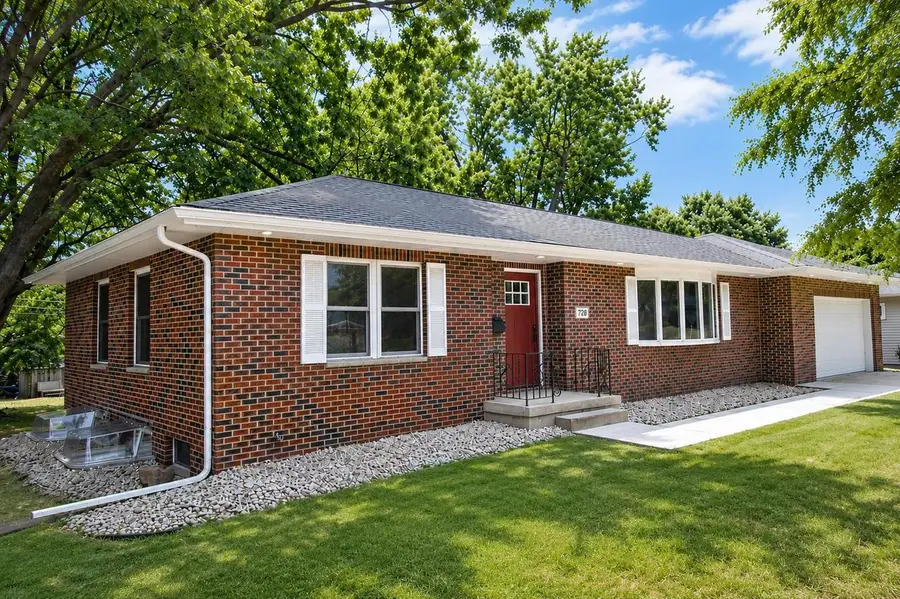 723 Kelly Street, Sun Prairie, WI 53950 - #3
