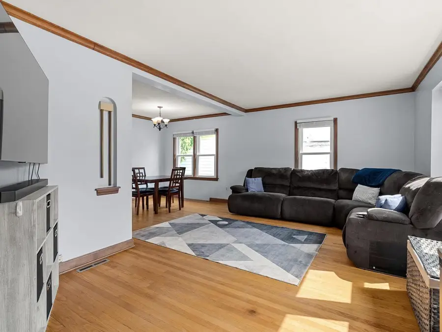 105 Bishop Avenue, Plymouth, WI 53073 - #3