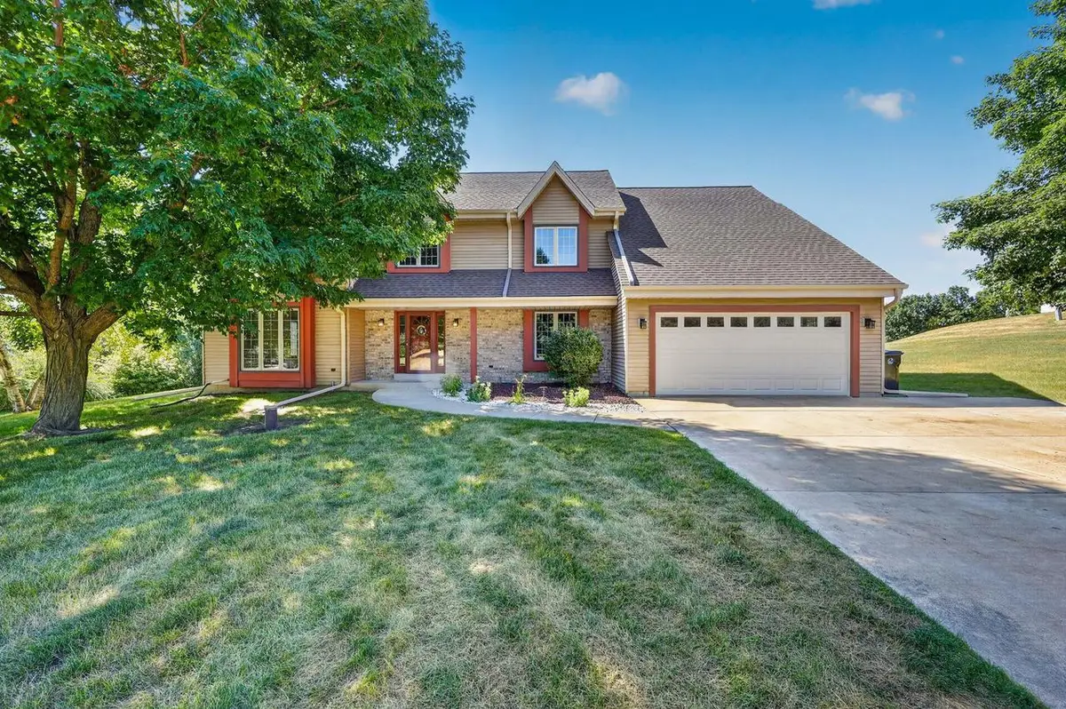 W248S6845 Sugar Maple Drive, Waukesha, WI 53189 - #1