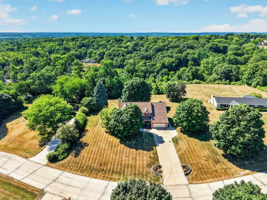 W248S6845 Sugar Maple Drive, Waukesha, WI 53189 - #2