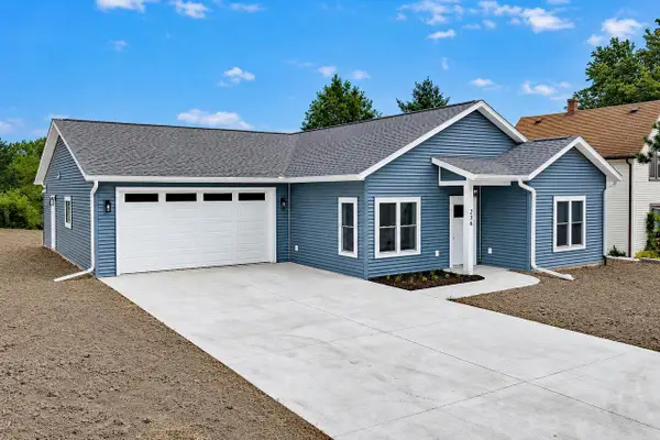 236 W 2nd Street, Reedsburg, WI 53959