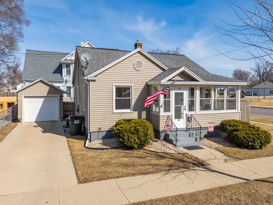 201 W Burns Street, Portage, WI 53901 - #3