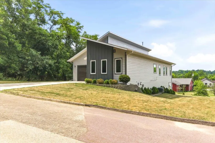 510 Wisconsin Street, Wonewoc, WI 53968 - #3