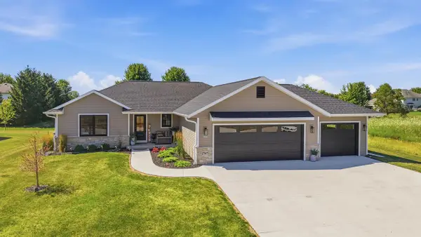 2747 Stonebrook Drive, Sheboygan, WI 53081