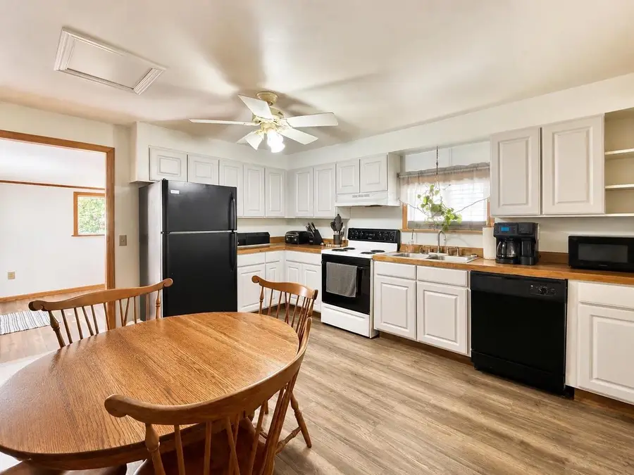 1521 Hamilton Avenue, Janesville, WI 53548 - #3