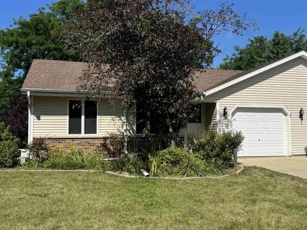 965 N Wuthering Hills Drive, Janesville, WI 53546