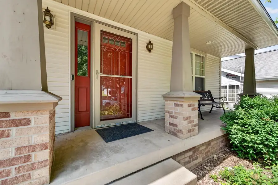914 Eagle Crest Drive, Madison, WI 53704 - #2