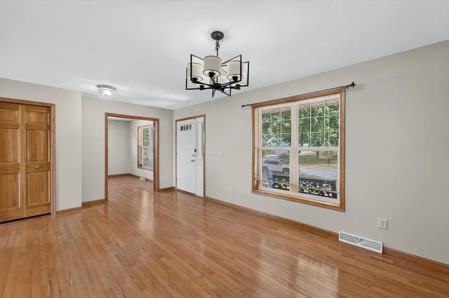 914 Eagle Crest Drive, Madison, WI 53704 - #3