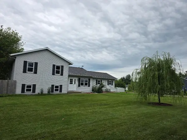 39 London Road, Cambridge, WI 53523