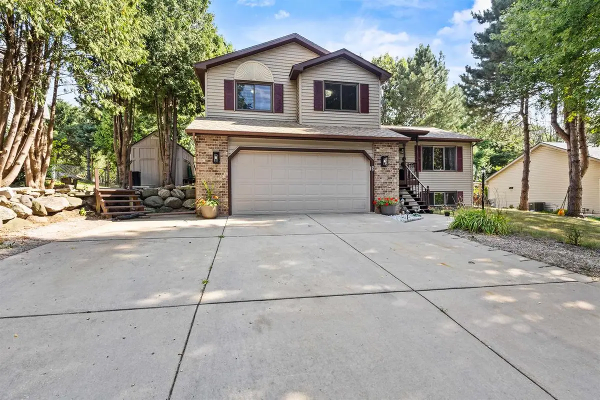 5 Waywood Circle, Madison, WI 53704 - #1
