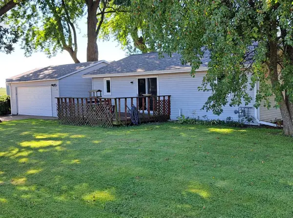 304 E Winnebago Street, Friesland, WI 53595
