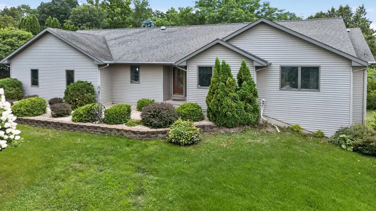 5701 N Ridge View Drive, Janesville, WI 53548 - #1