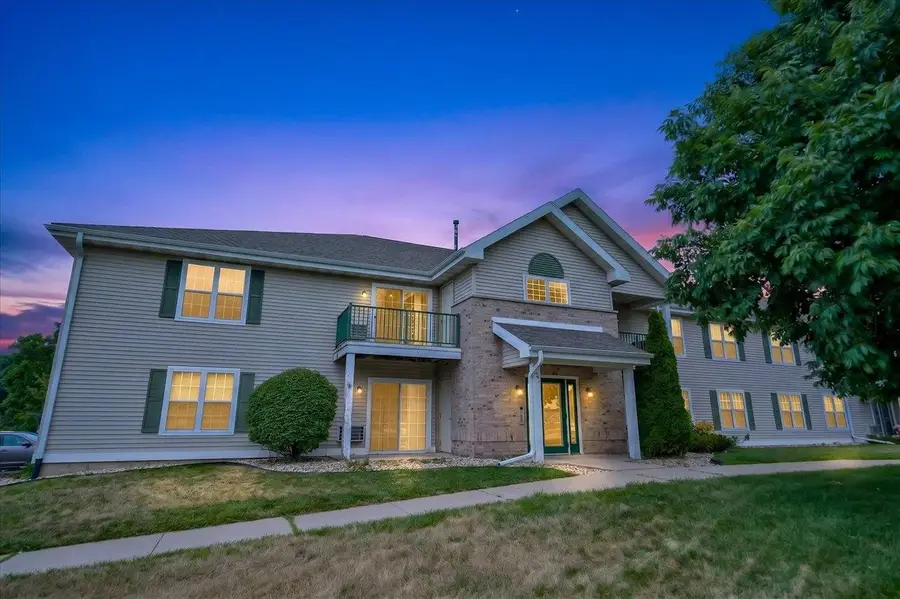 201 Kearney Way #202, Waunakee, WI 53597 - #2