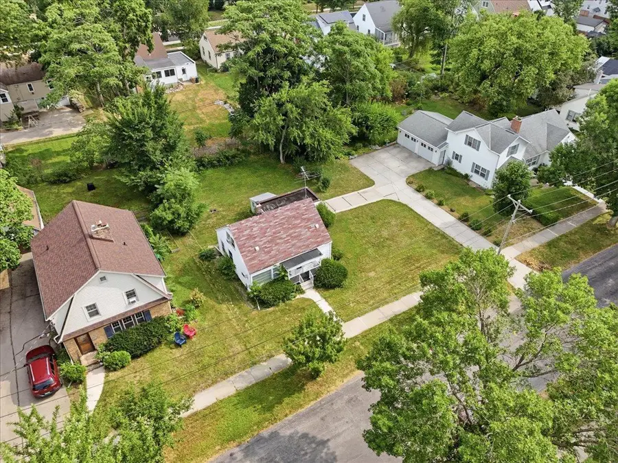 3902 Winnemac Avenue, Madison, WI 53711 - #2