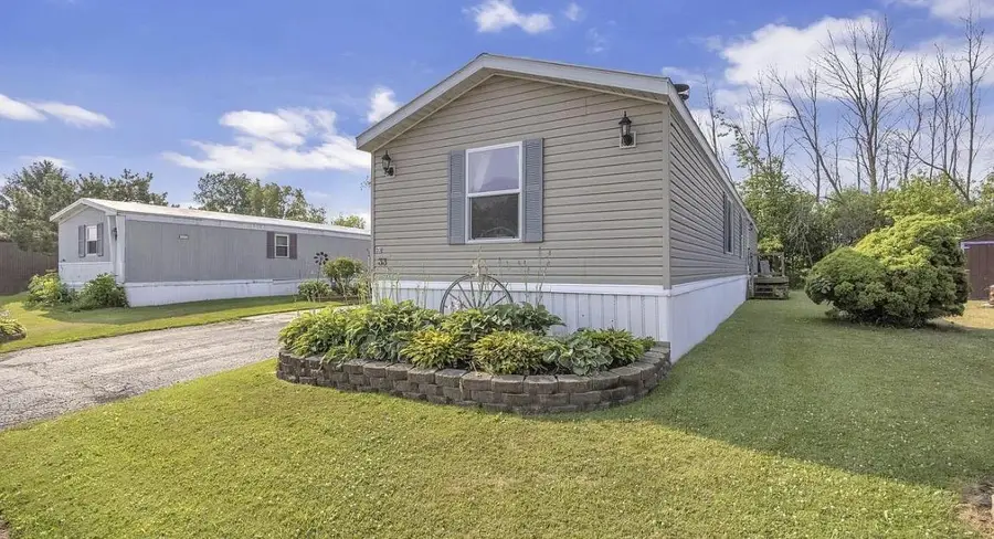 33 S Hiawatha Circle #33, Sheboygan, WI 53081 - #2